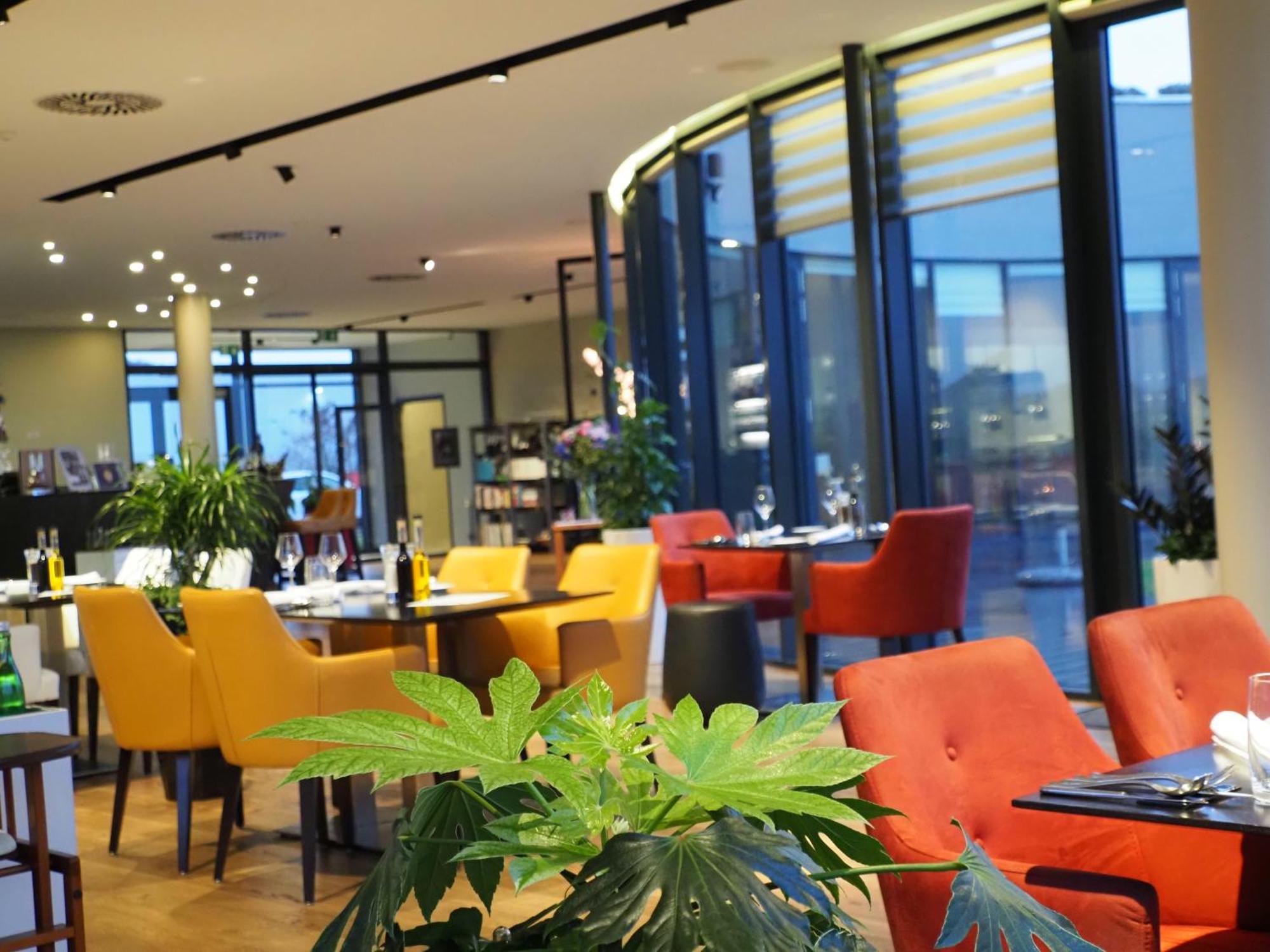 Mg Restaurace/Luxury Apartments Mladá Boleslav Buitenkant foto