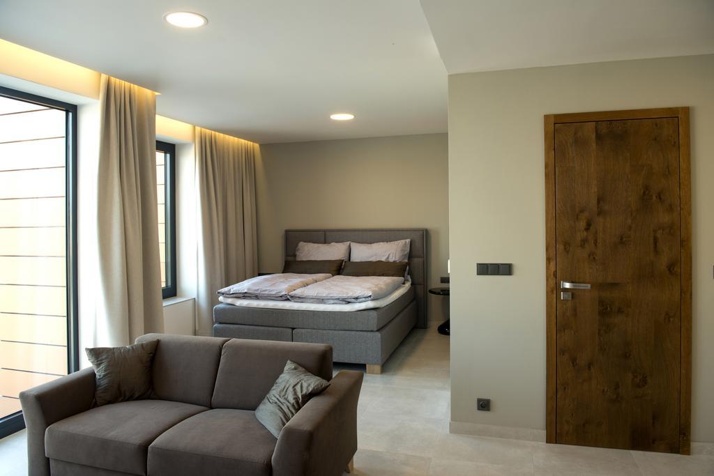 Mg Restaurace/Luxury Apartments Mladá Boleslav Buitenkant foto