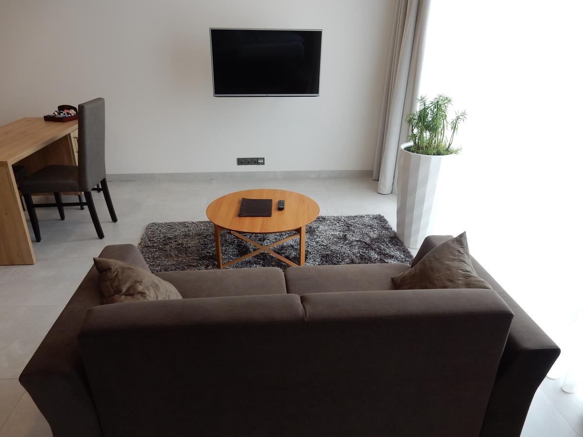 Mg Restaurace/Luxury Apartments Mladá Boleslav Buitenkant foto