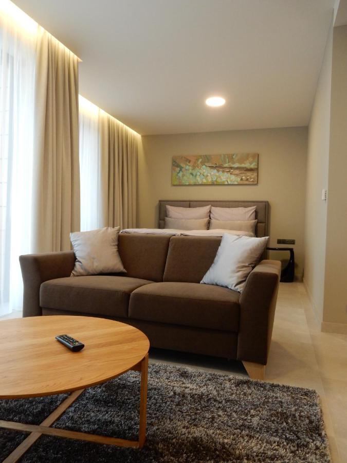 Mg Restaurace/Luxury Apartments Mladá Boleslav Buitenkant foto